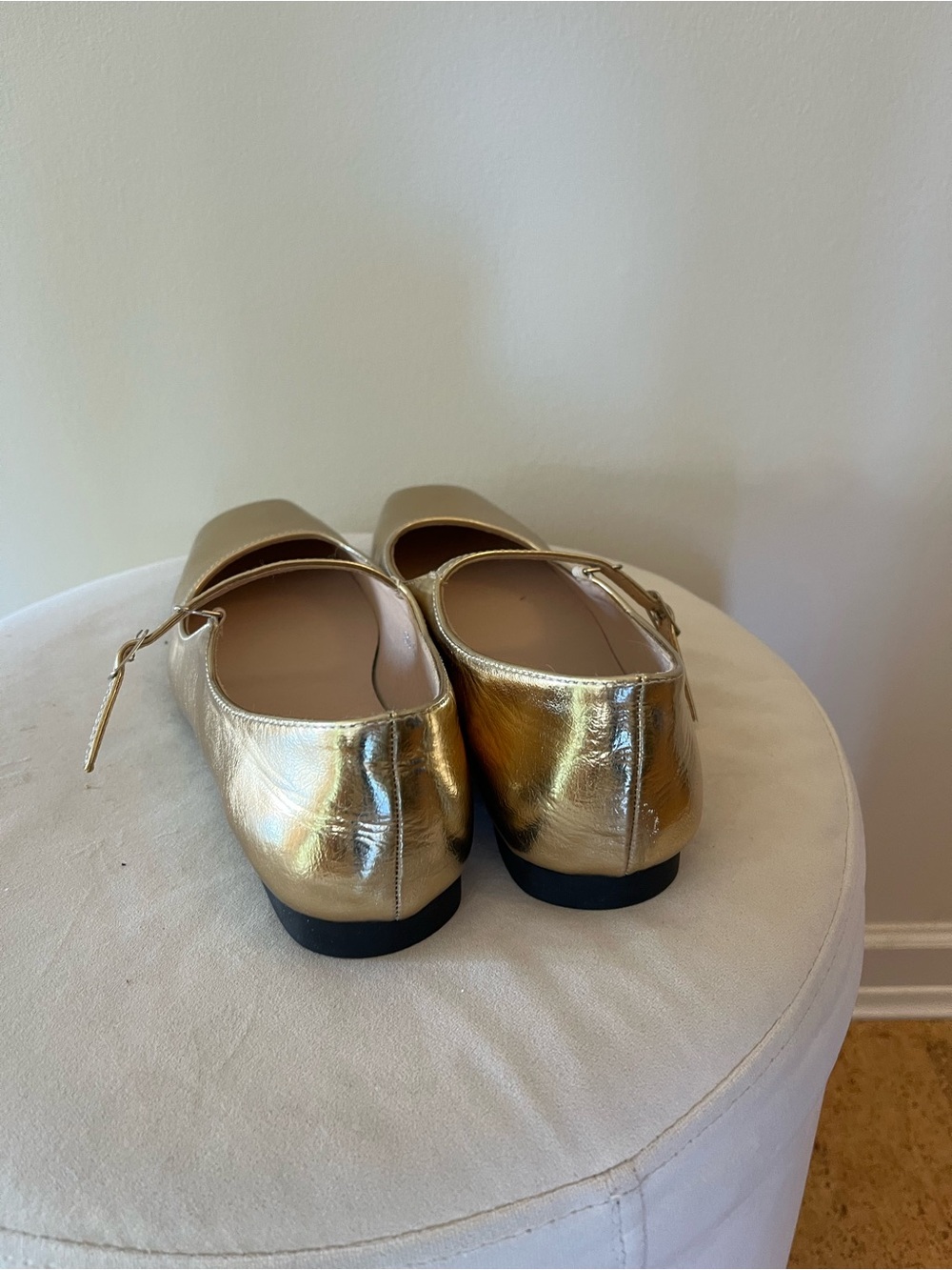 Women's Gold Metallic Mary Jane Flats with Buckle Strap. Size 8.5 - Picture 6 of 7